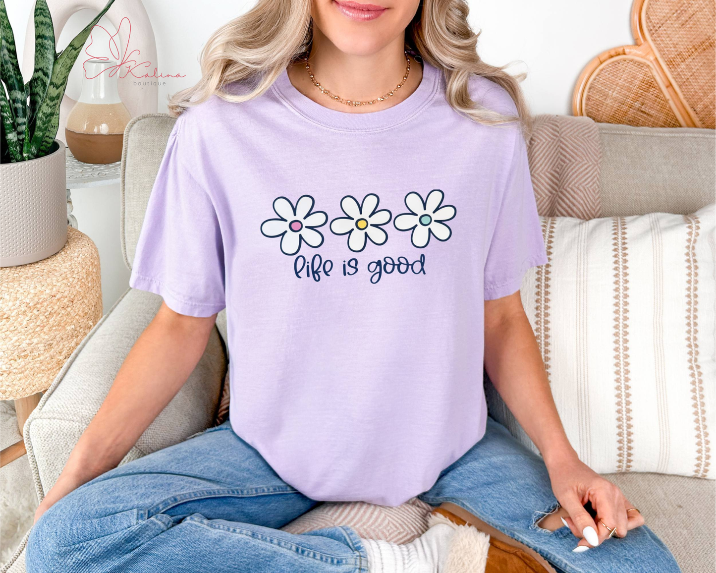 Life is Good Daisy Tee